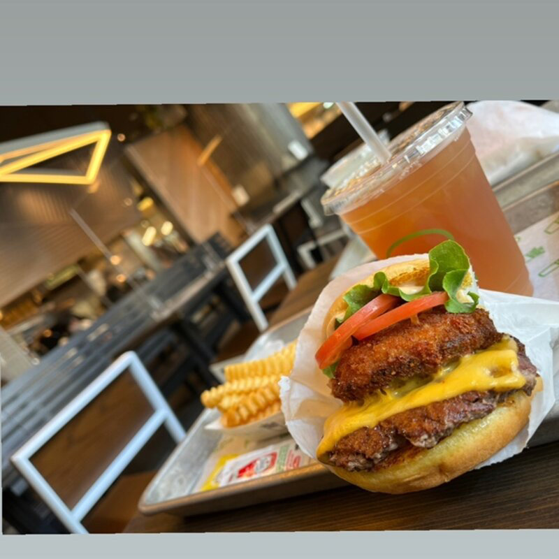 (シェイクシャック阪神梅田本店)