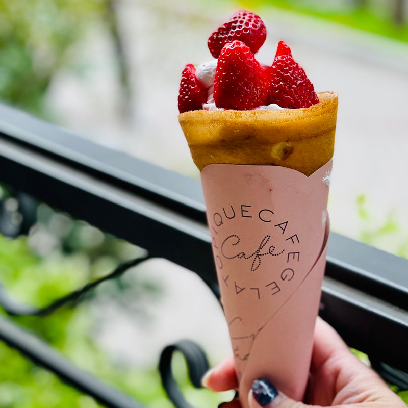 あまおう苺とカスタードのクレープ(gelato pique cafe creperie ルミネ池袋店)
