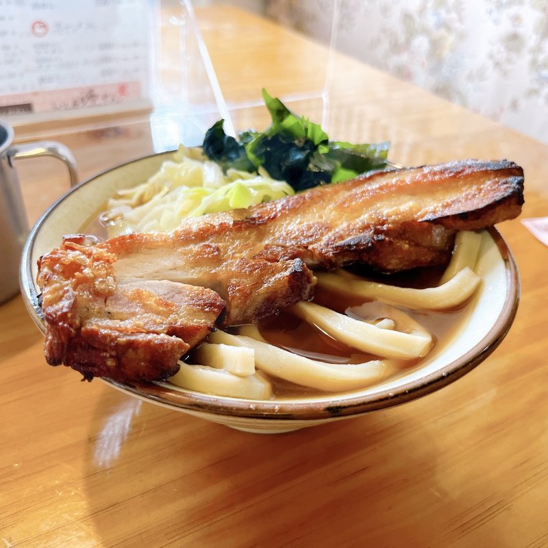 特濃にぼし味角煮(かけうどん)(うどん屋 源さん)