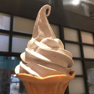 胡麻ソフトクリーム(蜷尾家/NINAO 三軒茶屋店)