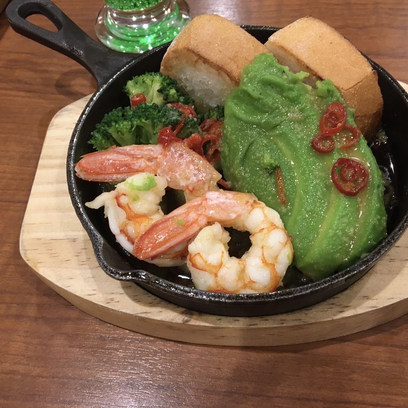 フレッシュアボカドと赤エビのアヒージョ(ビッグボーイ イオン仙台店 （Big Boy）)