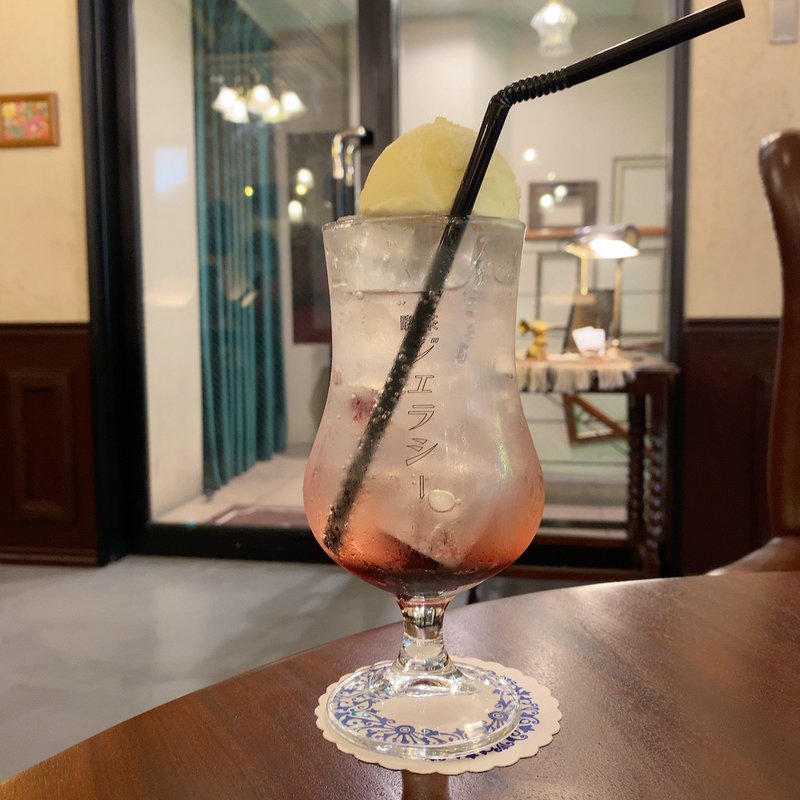 クリームソーダ(ザクロ)(喫茶ジェラシー)