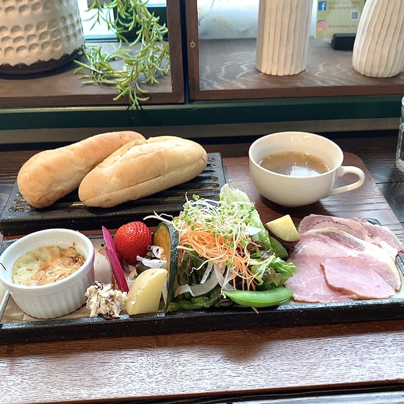 ソフトパンプレート(cafe 草の葉)