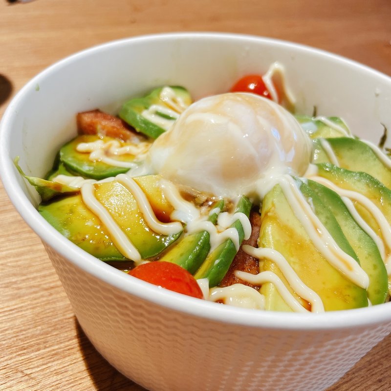 アボカドスパム丼(アボカフェ)