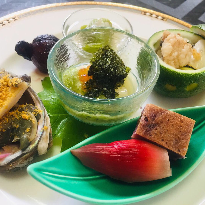 海の恵みと山の恵みの先付八寸(食彩工房せとやま )