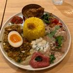3種盛りコンボカレー レバノンキーマ/ムガルチキン/山椒チキン(チキュウマサラ)