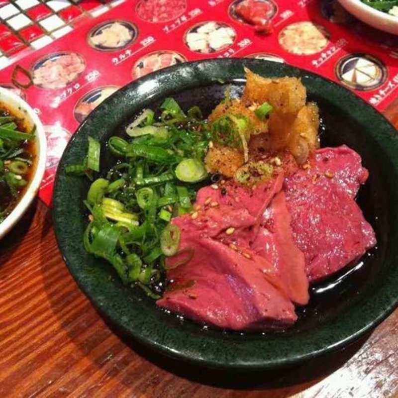 ハツ刺し(電撃ホルモン ツギヱ)