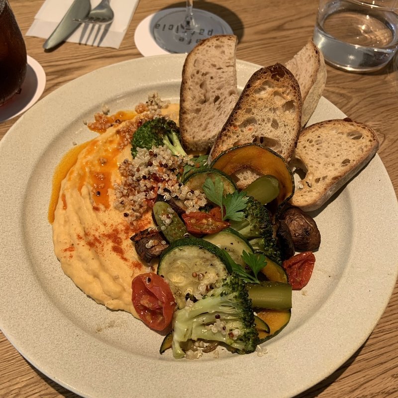 フムスと野菜とリュネットと（ドリンク付き）(cafe patricia)