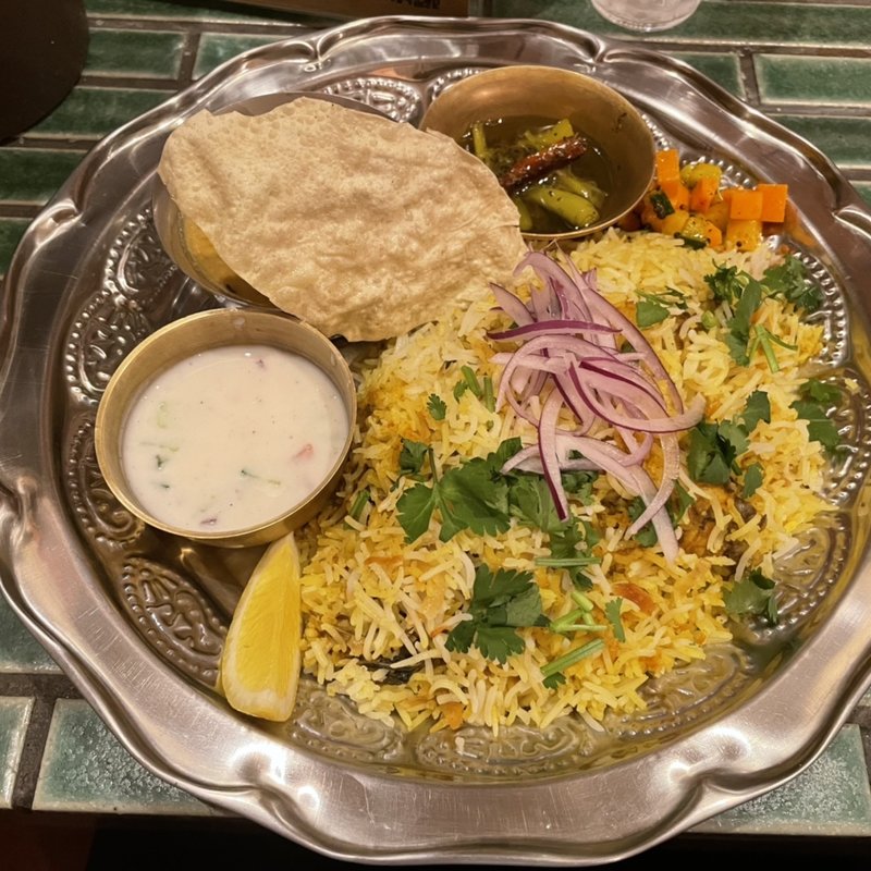 チキンビリヤニ(ニタカリバンチャ)