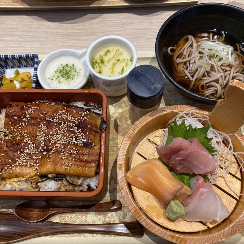 鰻重と蕎麦御膳 刺身(海鮮食堂 魚盛 さいたま新都心コクーンシティ店)