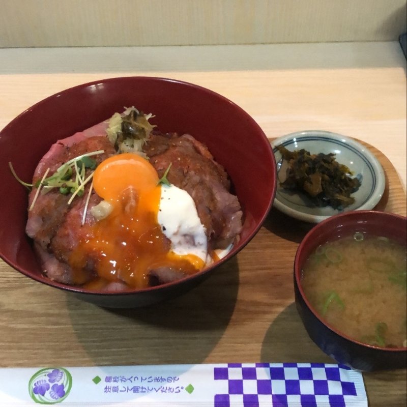ローストビーフ丼(ローストビーフ丼　いがらし)