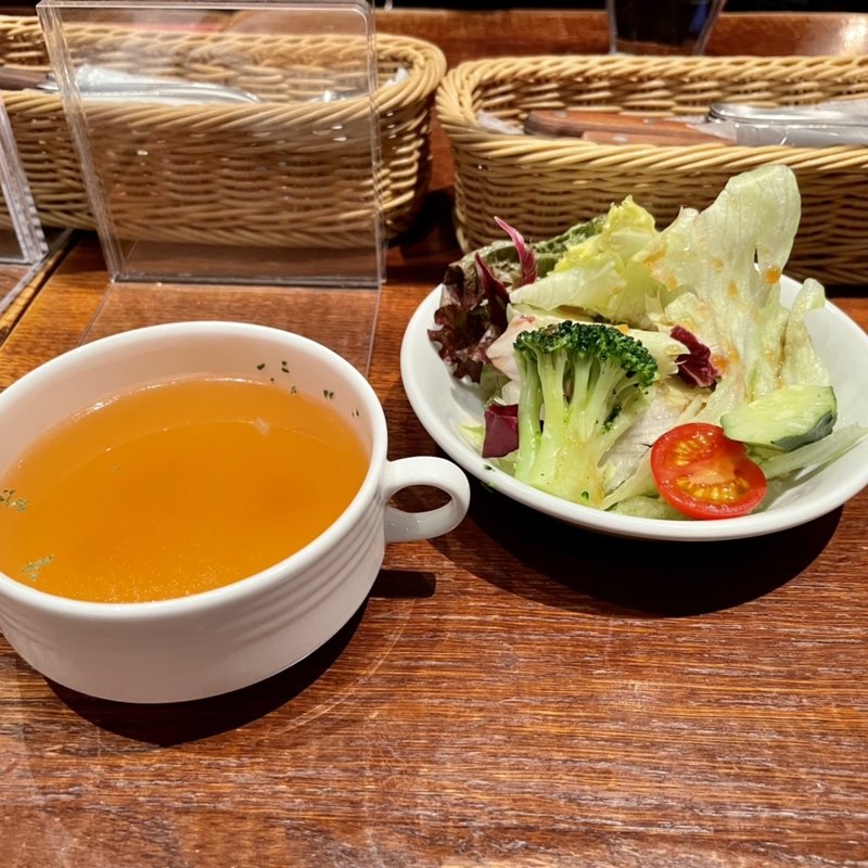 国産牛ステーキランチ（サラダ・スープ）(A&K ビア&フードステーション)