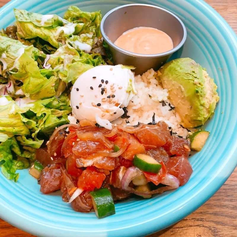 マグロとアボカドのポキボール(ZERO ONE CAFE)