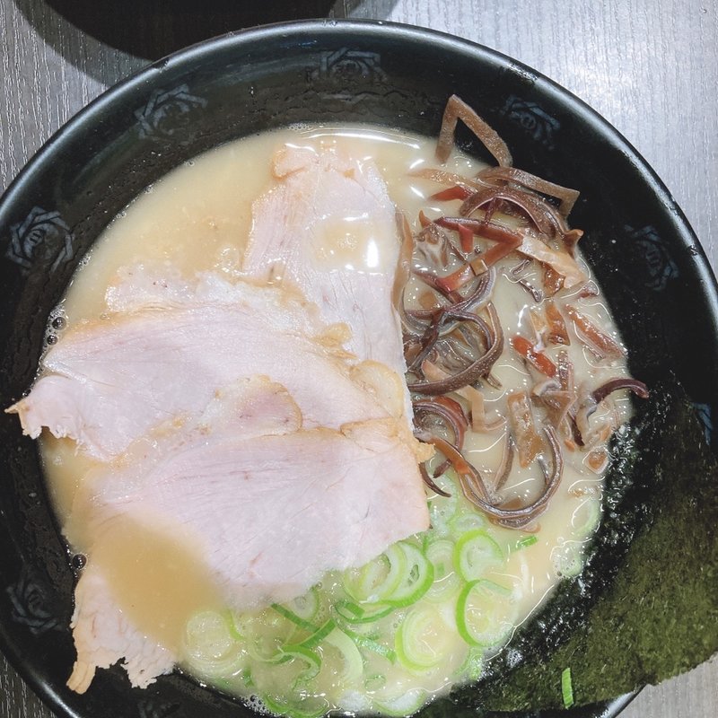 豚骨らーめん(俺式 純 東京駅店)
