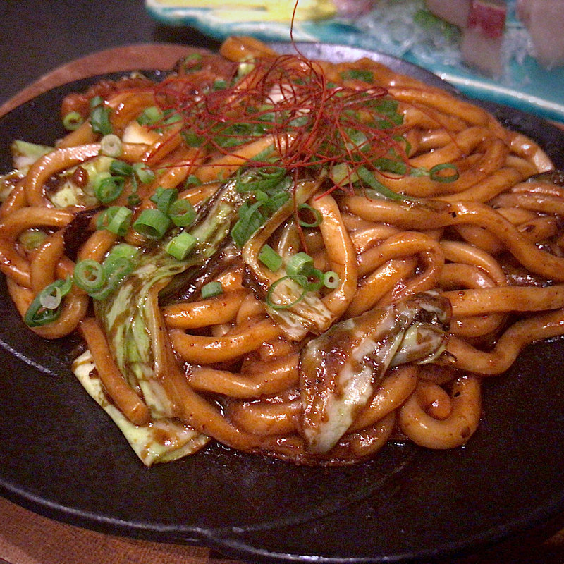 亀山名物 ホルモン味噌焼きうどん(飛車角 )