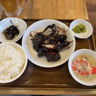 真っ黒酢豚定食(加納食堂)