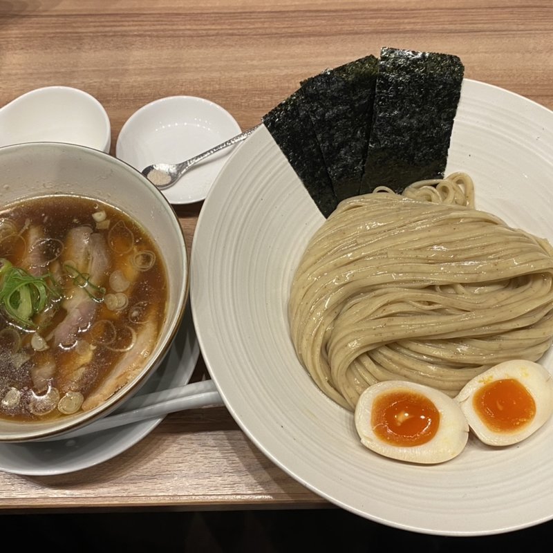 特製醤油つけ麺中盛(100)＋昆布水(150)(麺処 ほん田 秋葉原本店)