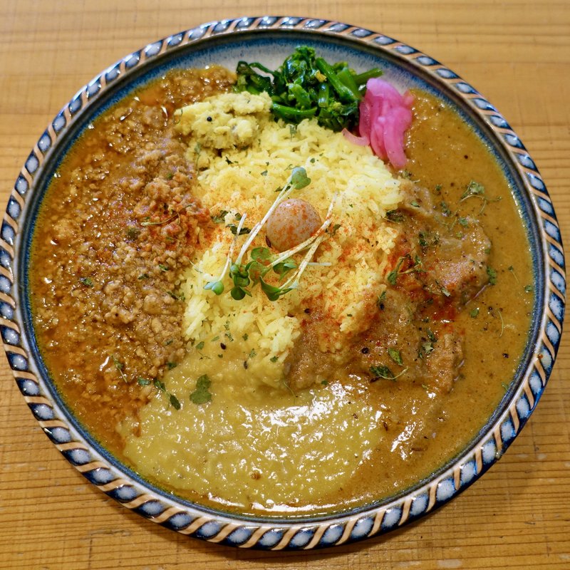 出汁チキンキーマカレー＆豚ロースと大根とキャベツのココナッツカレー(アガリスパイス あがりすぱいす)