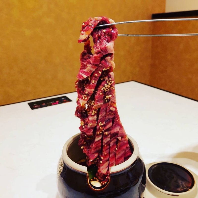 名物壺デカハラミ(板前焼肉 一牛 道頓堀店)