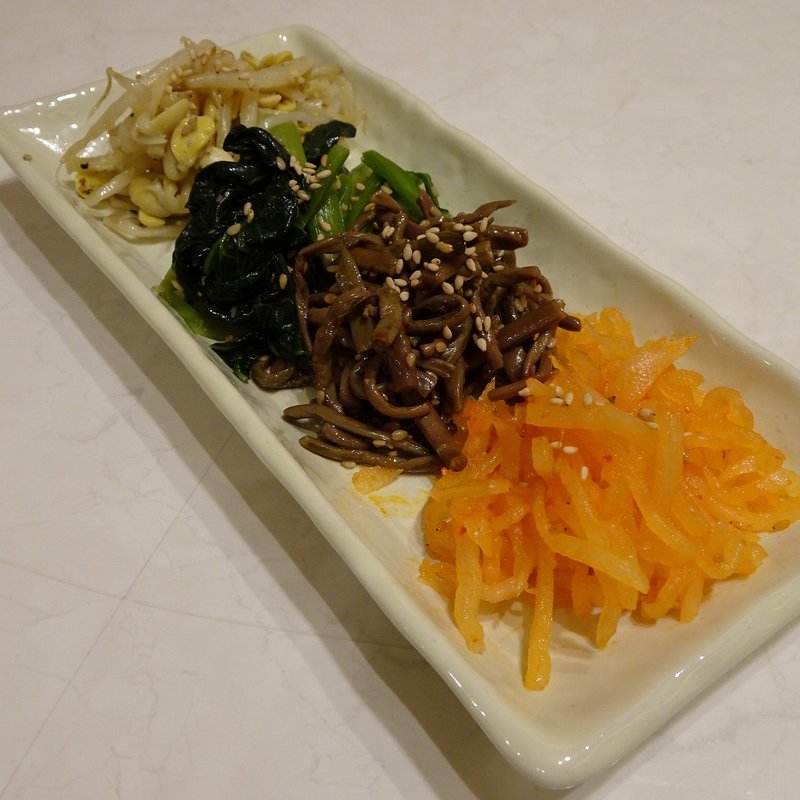 ナムル4種盛り合わせ(板前焼肉 一牛 道頓堀店)