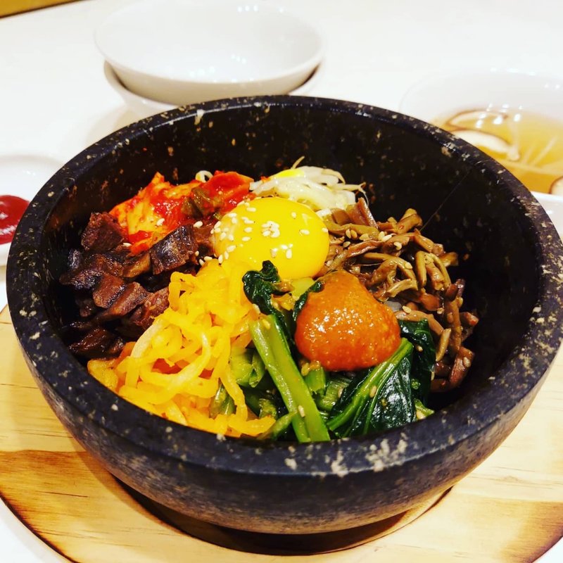 石焼ビビンバ(板前焼肉 一牛 道頓堀店)