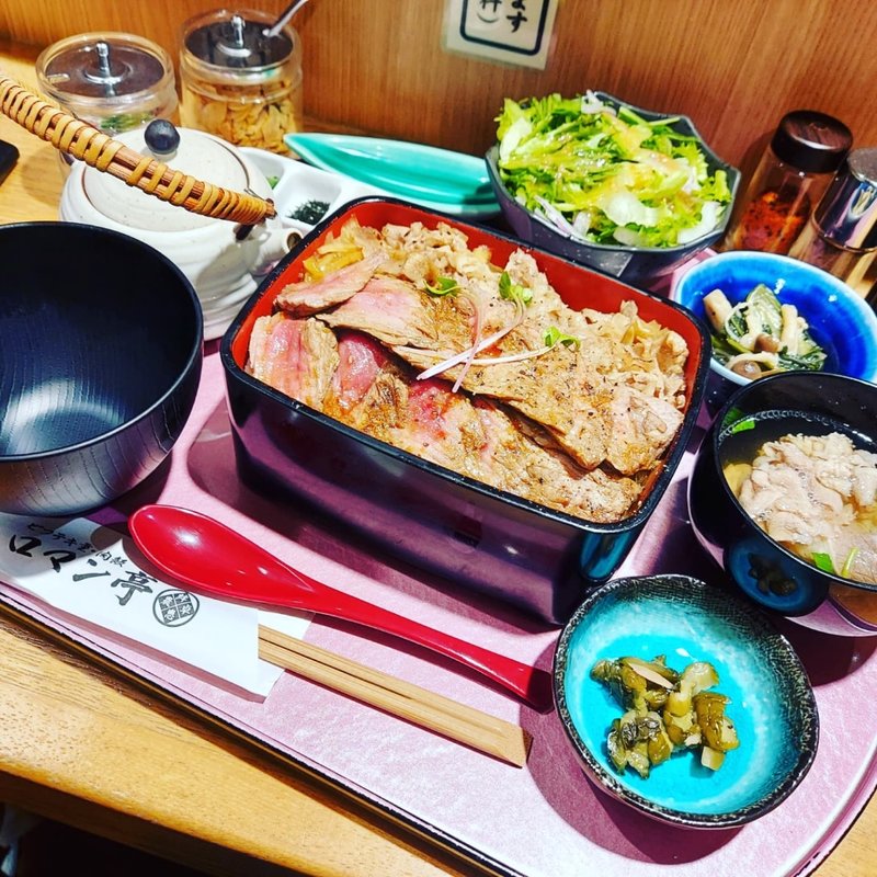 ロマン亭 錦重 お膳セット＋肉増し(ロマン亭　エキマルシェ大阪店)