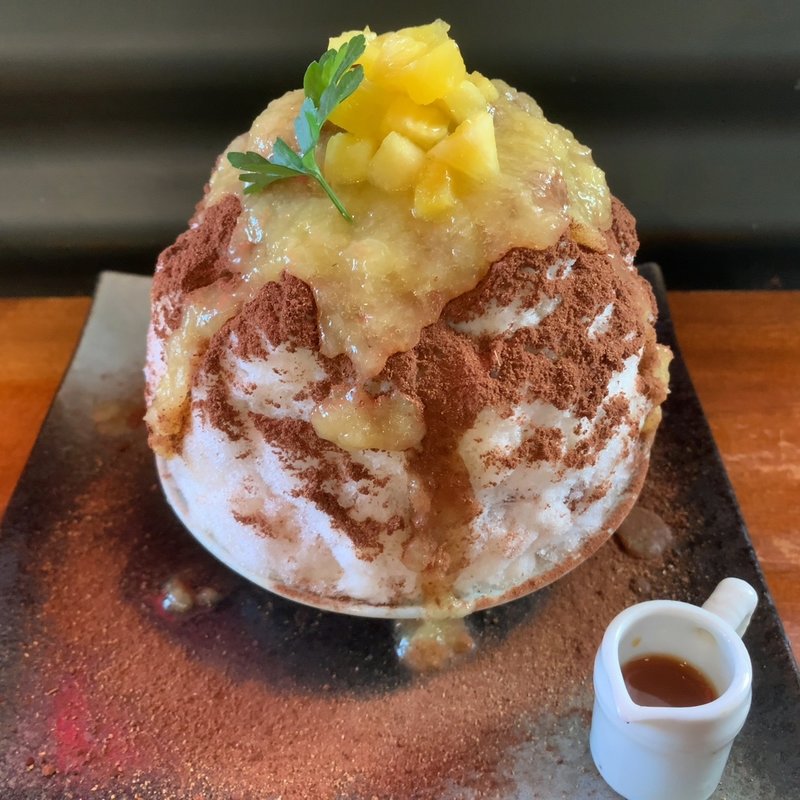 スパイスココアとパインのかき氷(Parlor Vinefru 銀座)