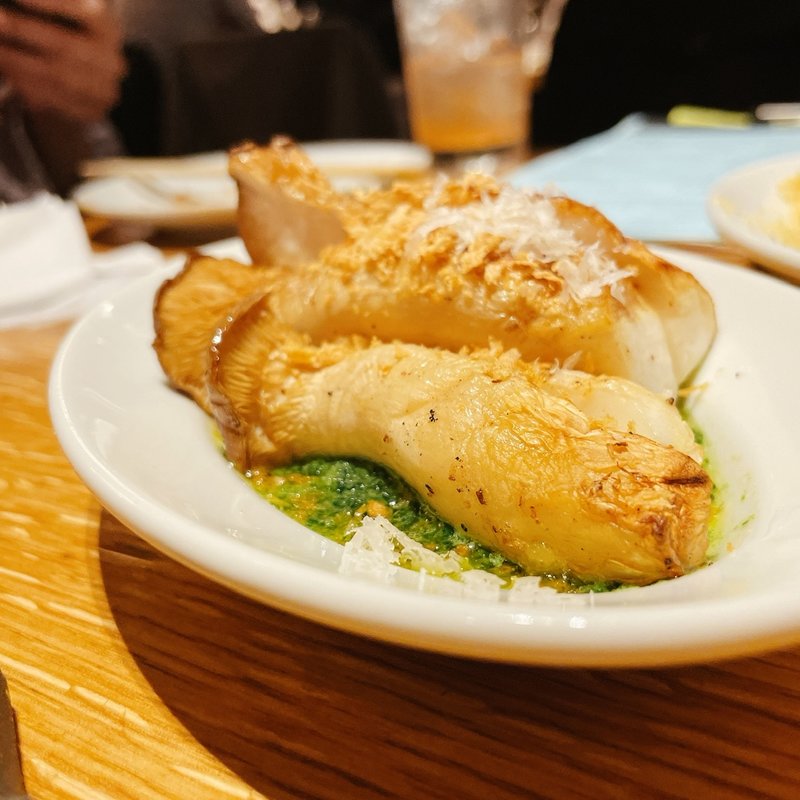 エリンギの炭火焼き パルミジャーノ(Meet Meats 5バル 神保町店)