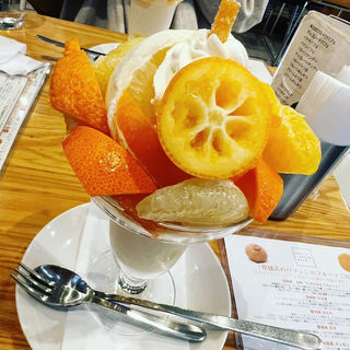 柑橘系のパフェ(フルーツパーラーゴトー)