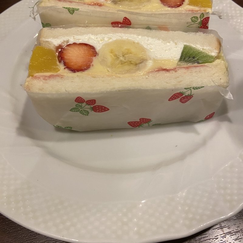 季節のフルーツサンド(星乃珈琲店 ペリエ千葉店)