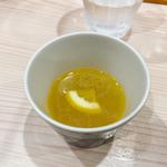 鶏と檸檬（本日の割りスープ）(ラーメン専科 竹末食堂)