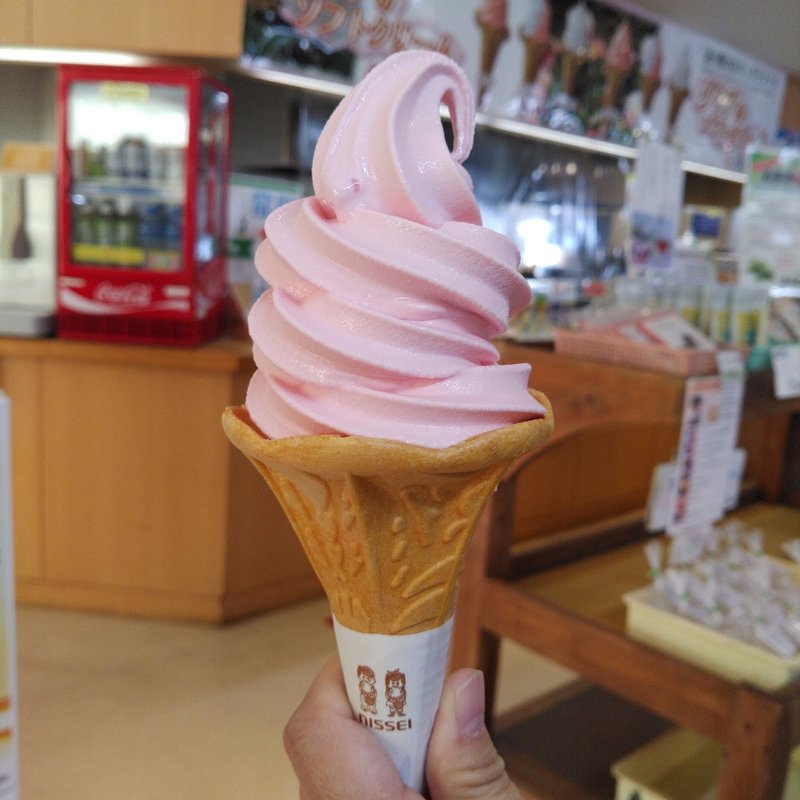 ダリアのソフトクリーム(道の駅はなわ)