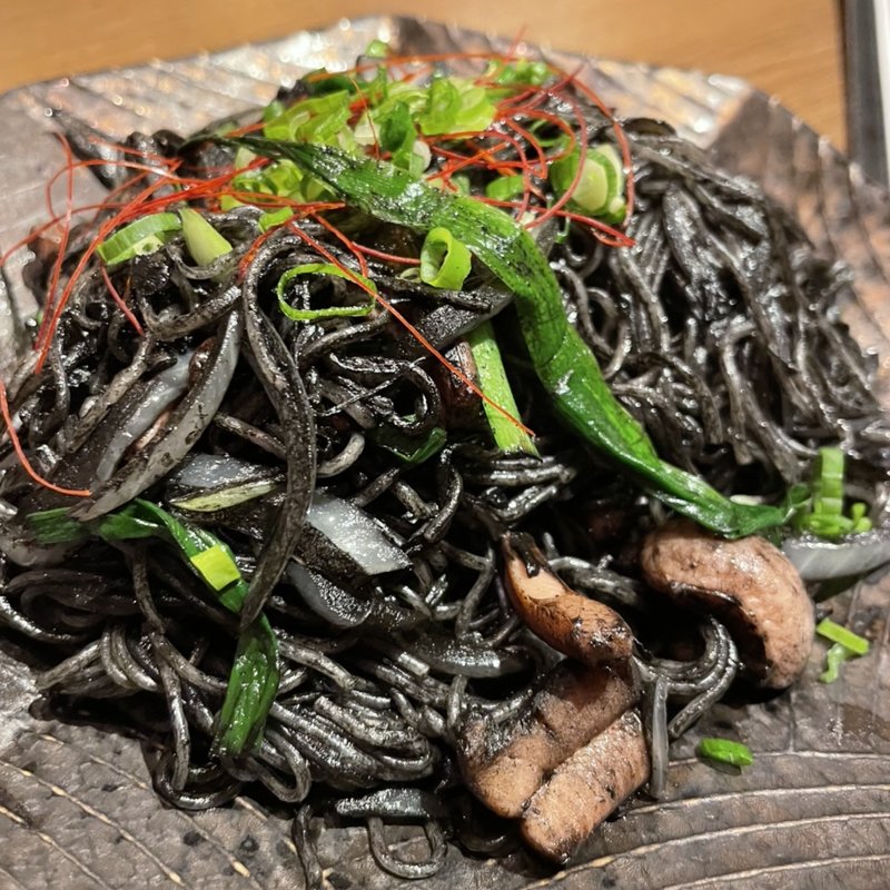 イカスミ塩焼きそば(おもろ殿内 （どぅんち）)