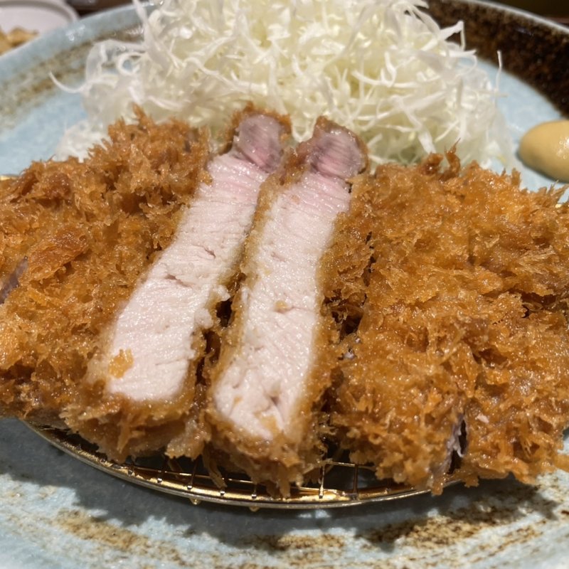 四元豚ロースカツ(黄金色の豚)