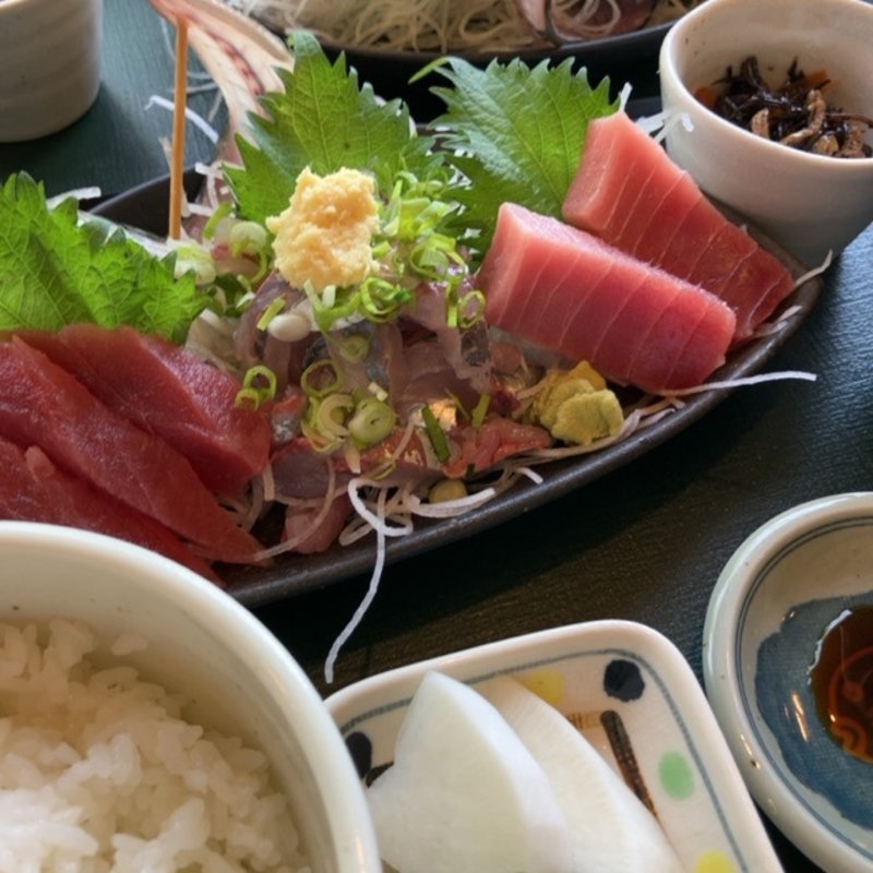 あじたたき&まぐろ定食(お魚料理 うおせい )