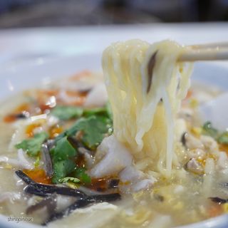 酸辣湯麺(台湾料理故宮 （タイワンリョウリ コキュウ）)