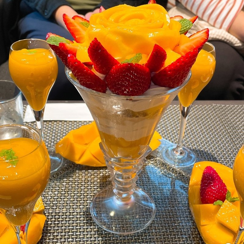 マンゴーパフェ(ザ・リビング)