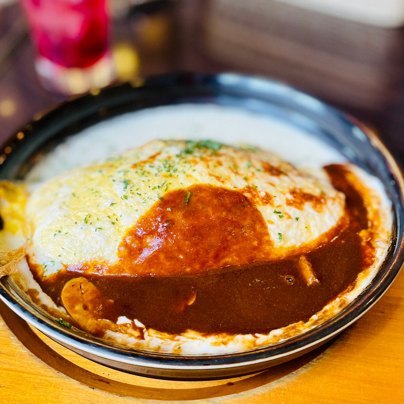 チーズインオムライスドリア　ビーフとマッシュルームのデミグラスソース(SALON 卵と私 原宿店 （サロン 卵と私）)