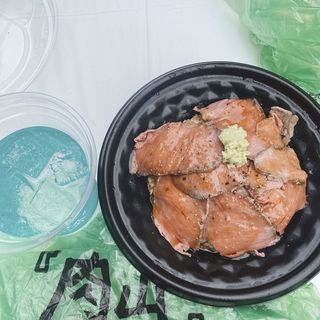 ローストビーフ丼(肉山 )