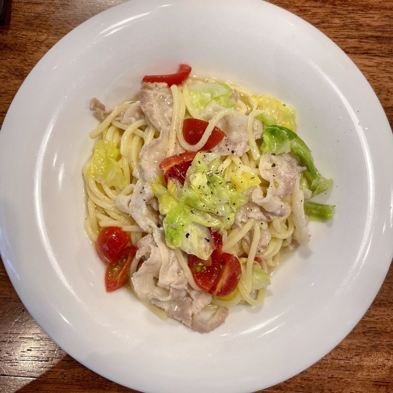 豚バラと春キャベツの生パスタ(パスターヴォラ)