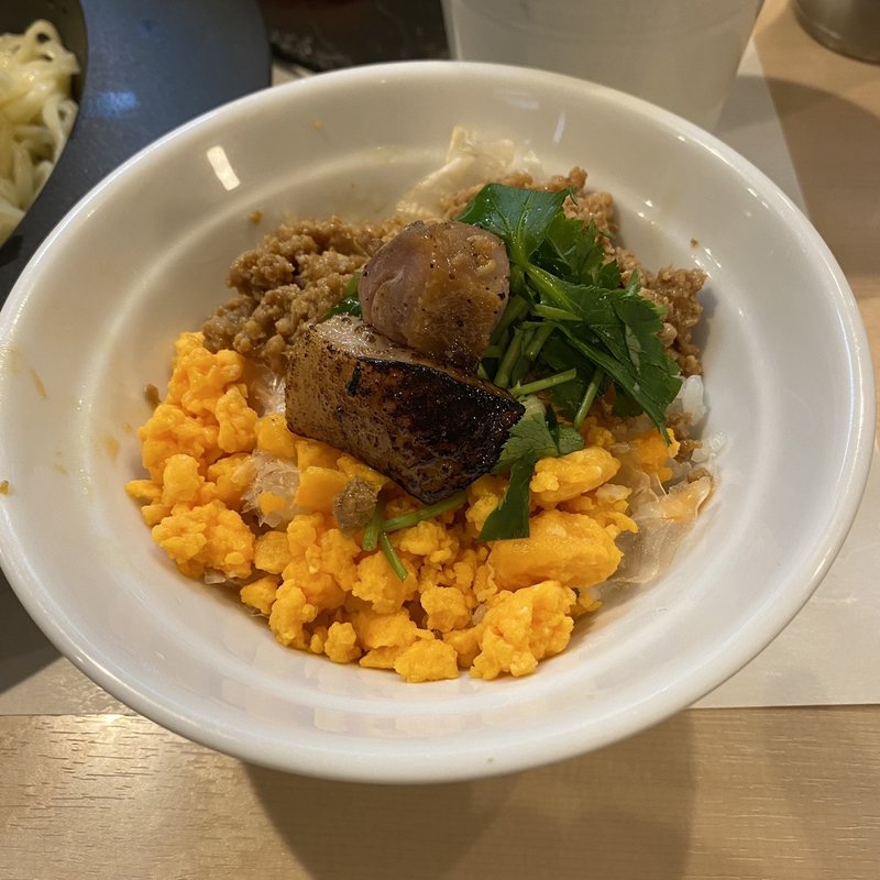 三色とり飯(燃えよ麺助)