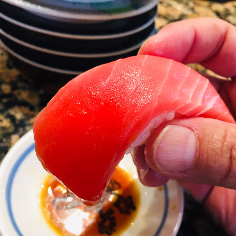 本鮪中トロの握り(廻る寿司めっけもん ドルフィンポート店 )