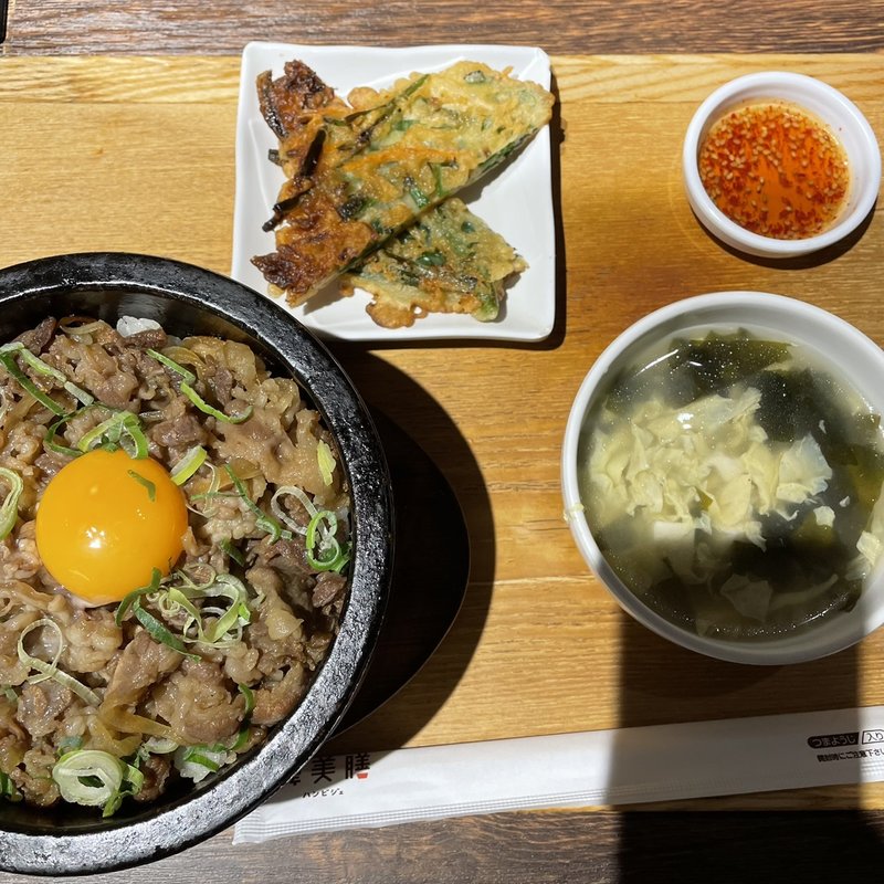 牛カルビ　石焼丼セット(韓美膳 広島店)