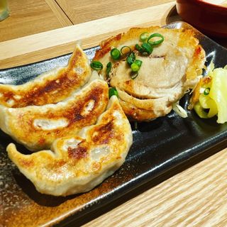 焼餃子・チャーシュー定食(肉汁餃子のダンダダン 大阪梅田店)