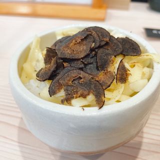トリュフと焼きチーズのご飯(ラーメン専科 竹末食堂)