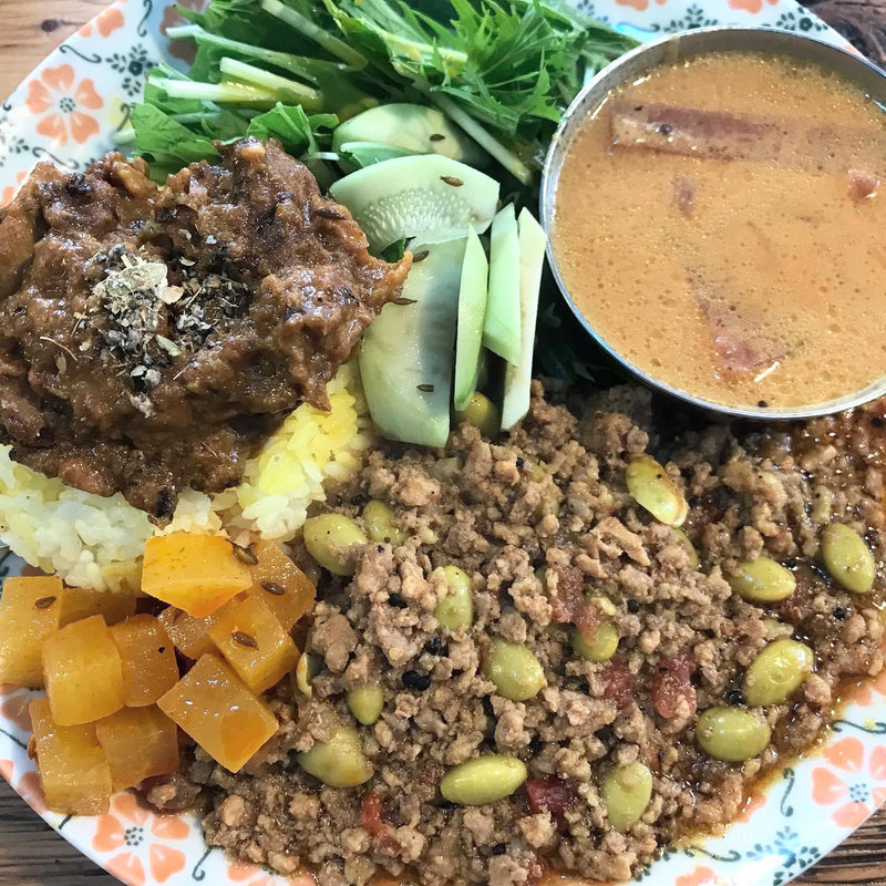 枝豆ポークキーマ ビーツココナッツ(サンラサー)