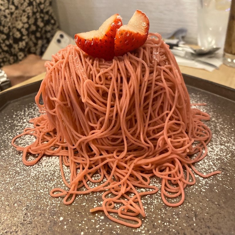 季節の苺ミルフィーユモンブラン(栗座〜和栗モンブラン専門店〜)