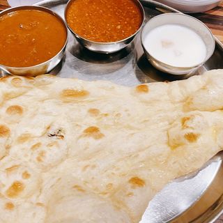 2色カレー定食(プレーンナン)(インド定食ターリー屋 大阪駅前第3ビル店)