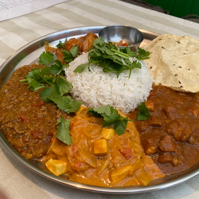 3種がけ(スパイスカレーと酒のアテ トリステッサ)