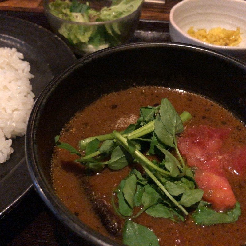 ぼんじりとクレソンのカレー(Ghar （ガル）)